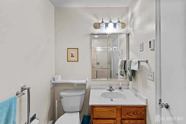 full bath with an enclosed shower, toilet, and vanity