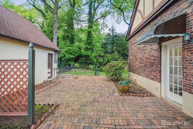 425 Grove Ave, Metuchen, NJ 08840 - view of patio / terrace