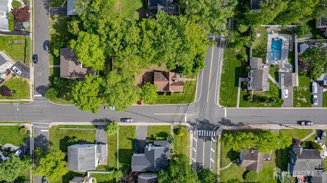425 Grove Ave, Metuchen, NJ 08840 - aerial overview of property's location with nearby suburban area