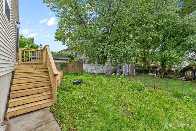 763 Gadek Pl, Perth Amboy, NJ 08861 - view of yard