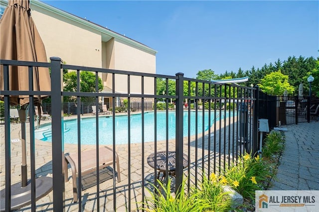 540 Cranbury Rd Unit 442, East Brunswick, NJ 08816 - view of community pool