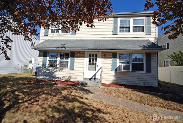 view of front facade with a front lawn