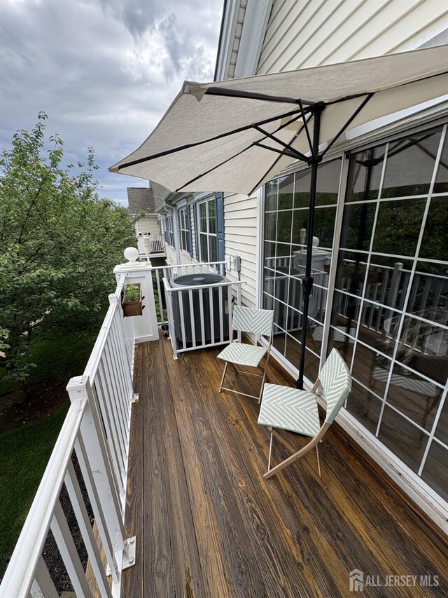 122 Arbor Way, Branchburg, NJ 08876 - view of wooden deck
