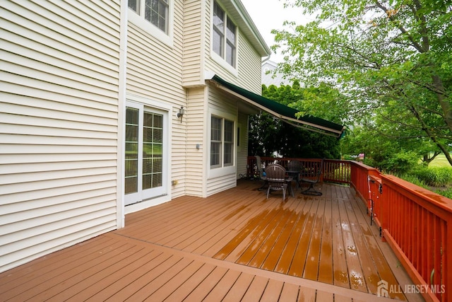 5 Fairmount Ct, Monroe, NJ 08831 - deck with outdoor dining area