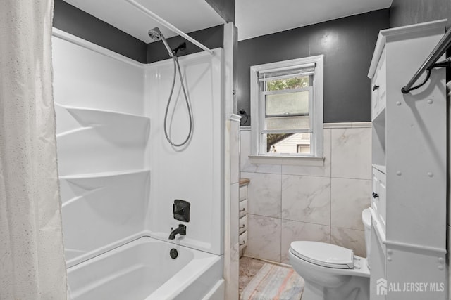15 Cutter Ave, Fords, NJ 08863 - bathroom with tile walls, shower / tub combo, toilet, and a wainscoted wall