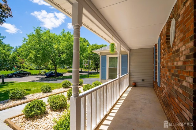 55 Cambridge Way, West Windsor, NJ 08550 - view of covered porch