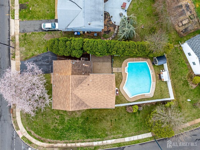 86 Bunker Hill Rd, Lawrence, NJ 08648 - bird's eye view of a pool