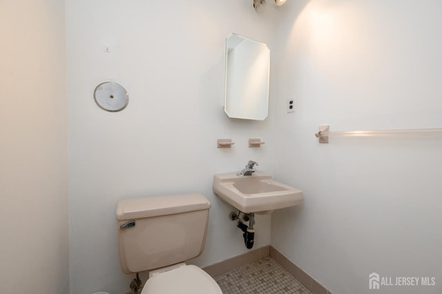 101 Mandon Ct Unit 4, South Brunswick, NJ 08540 - half bathroom with toilet and baseboards