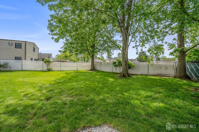 5 Wendy Rd, Woodbridge Proper, NJ 07067 - view of yard