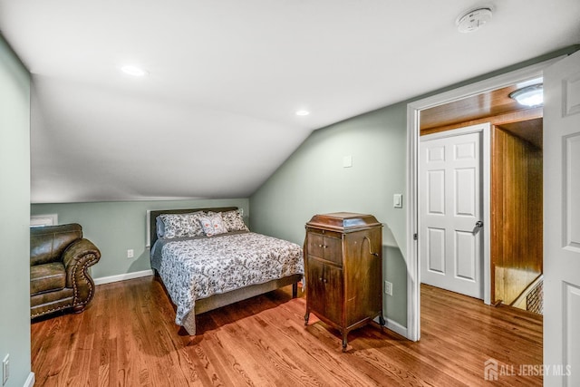 5 Wendy Rd, Woodbridge Proper, NJ 07067 - bedroom with wood finished floors, baseboards, vaulted ceiling, and recessed lighting