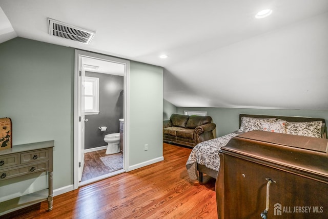 5 Wendy Rd, Woodbridge Proper, NJ 07067 - bedroom with wood finished floors, lofted ceiling, baseboards, ensuite bath, and recessed lighting
