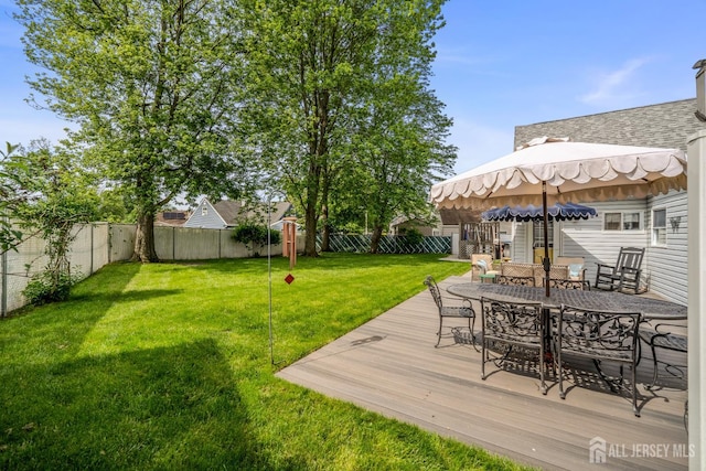 5 Wendy Rd, Woodbridge Proper, NJ 07067 - view of yard featuring outdoor dining area and a deck