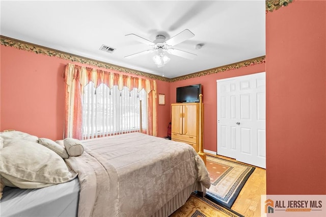 21 Tanglewood Pl, Monroe, NJ 08831 - bedroom with wood finished floors and a ceiling fan