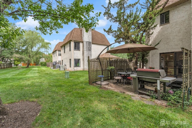 47 Park Gate Dr, Edison, NJ 08820 - view of yard featuring a patio area