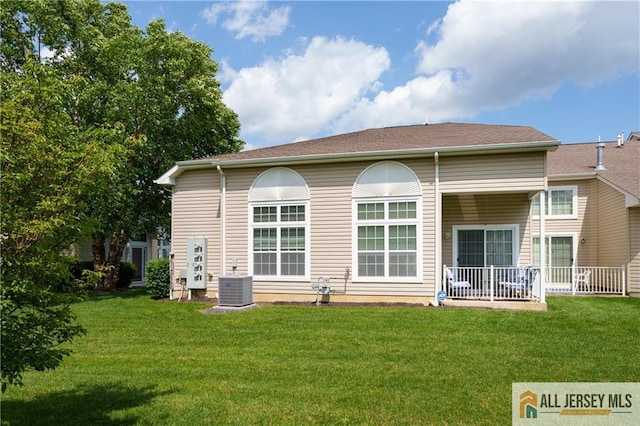 704 Schindler Dr, South Brunswick, NJ 08852 - back of property featuring a yard