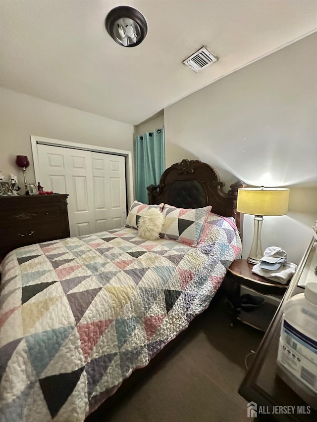 428 Broadhead Pl, Perth Amboy, NJ 08861 - carpeted bedroom with a closet
