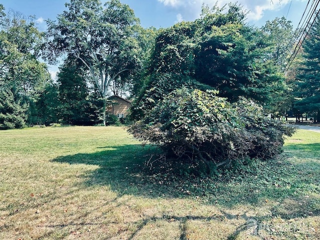 82 Ravine Dr, Colonia, NJ 07067