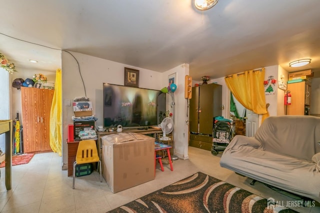 185 Redmond St, New Brunswick, NJ 08901 - view of living area