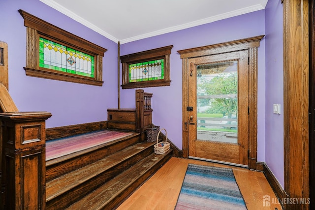 322 2nd St, Middlesex, NJ 08812 - entrance foyer with wood finished floors and ornamental molding