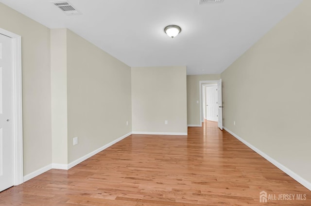176 Easy St, Edison, NJ 08817 - unfurnished room featuring light wood finished floors and baseboards