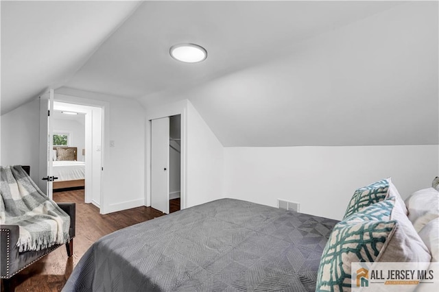 99 Crestview Rd, Fords, NJ 08863 - bedroom featuring wood finished floors, lofted ceiling, and a closet