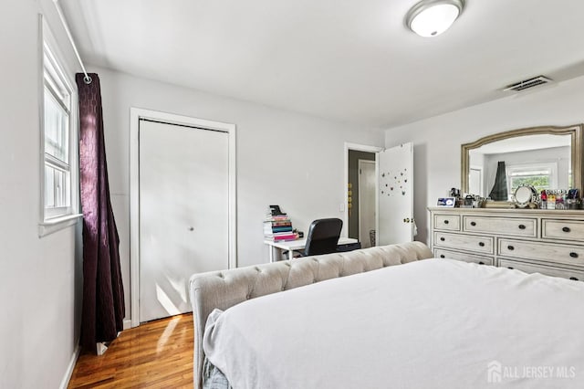 16 Kerschner Ln, East Brunswick, NJ 08816 - bedroom with light wood-style floors and a closet