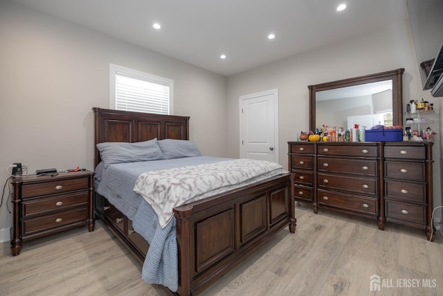 118 Holly St, Port Reading, NJ 07064 - bedroom featuring light wood finished floors and recessed lighting