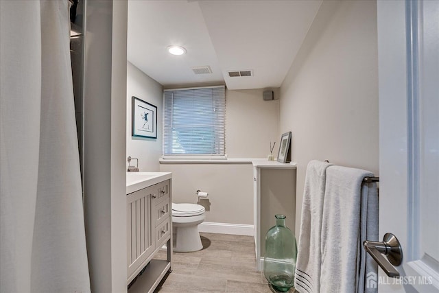 24 Turner Ct, Metuchen, NJ 08840 - bathroom featuring toilet and vanity