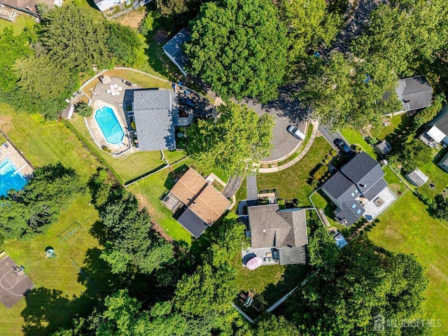 24 Turner Ct, Metuchen, NJ 08840 - aerial view of a pool