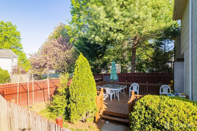 39 Gary Ct, South Brunswick, NJ 08810 - deck featuring outdoor dining space and a fenced backyard