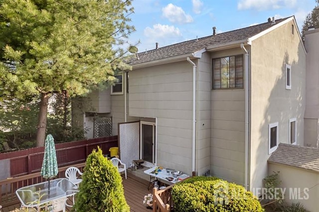 39 Gary Ct, South Brunswick, NJ 08810 - rear view of house featuring a wooden deck