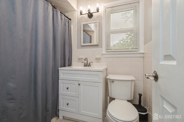 29 De Stefano Ave, Spotswood, NJ 08884 - full bathroom featuring tile walls, vanity, and curtained shower