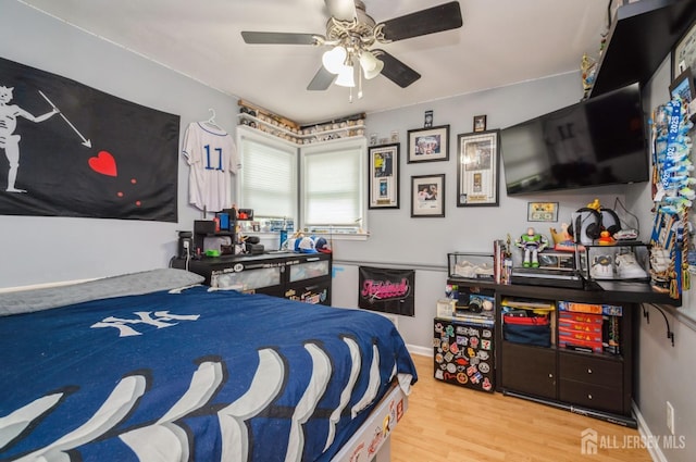 29 De Stefano Ave, Spotswood, NJ 08884 - bedroom with wood finished floors and ceiling fan