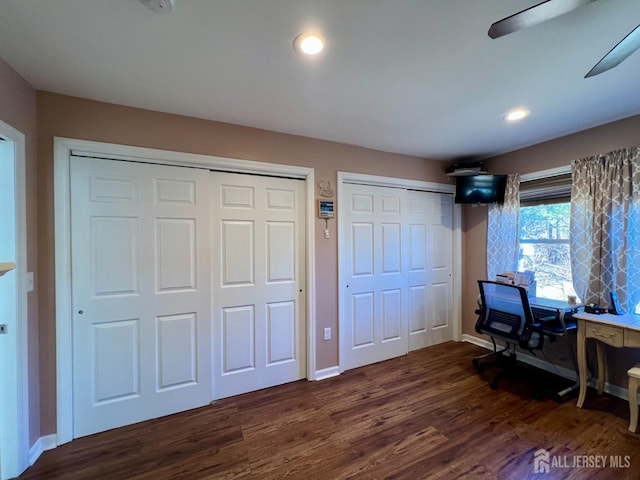 home office with recessed lighting, ceiling fan, baseboards, and dark wood-style flooring