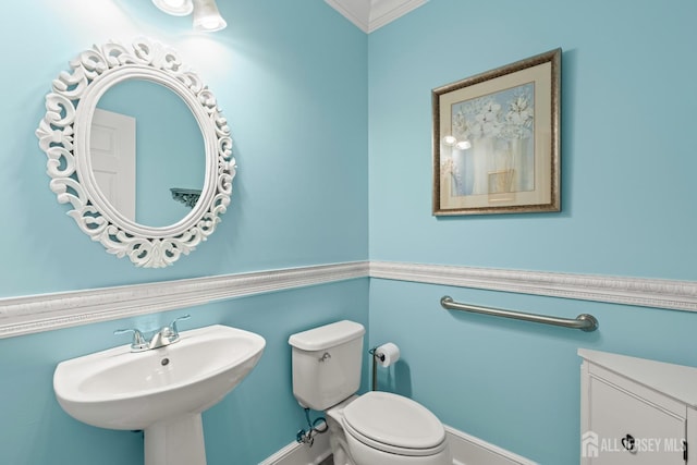 31 Mcgowan Ct, Old Bridge, NJ 08857 - bathroom featuring a sink and ornamental molding