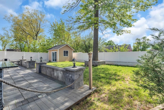 29 Stiles Rd, Edison, NJ 08817 - view of yard with an outbuilding and a deck