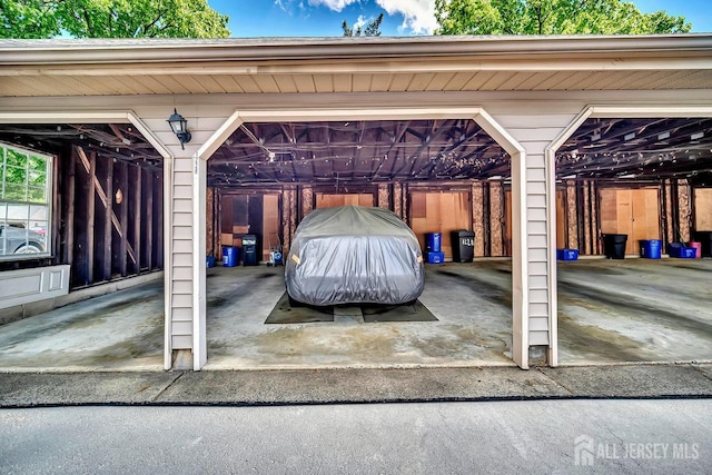 122 Concordia Cir Unit B, Monroe, NJ 08831 - view of garage