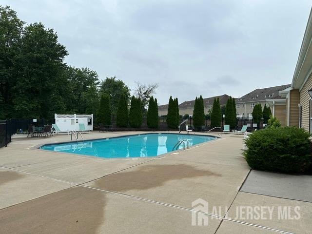 533 E Celebration Way S, Plainfield, NJ 07080 - community pool with a patio