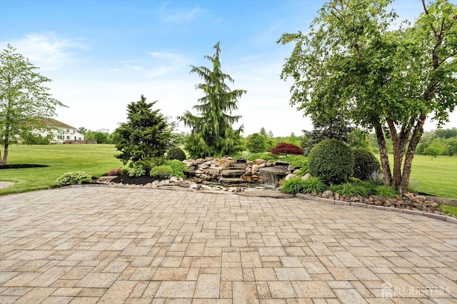 9 Bouvier Ln, South Brunswick, NJ 08816 - view of patio