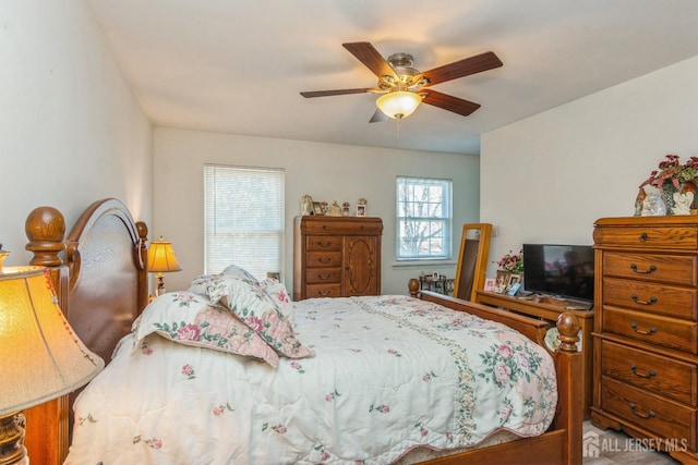 bedroom featuring a ceiling fan