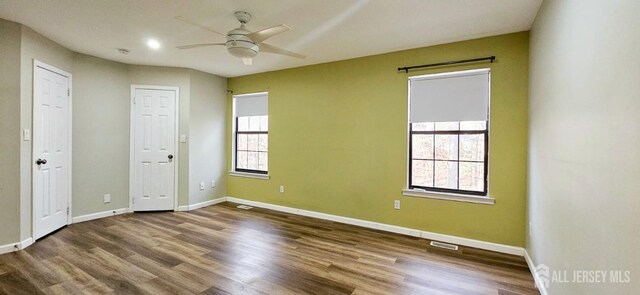 2003 Timber Oaks Rd, Edison, NJ 08820 - spare room featuring wood finished floors and a ceiling fan