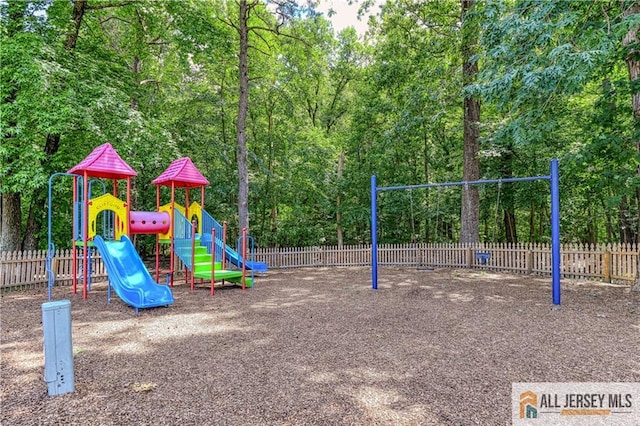 1410 Stoneridge Cir Unit 1410, Helmetta, NJ 08828 - photo 24