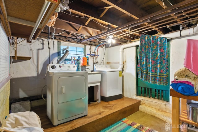 139 Palmer Ave, South Plainfield, NJ 07080 - laundry room featuring separate washer and dryer