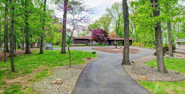 1580 Mountain Top Rd, Bridgewater, NJ 08807 - view of front facade with curved driveway