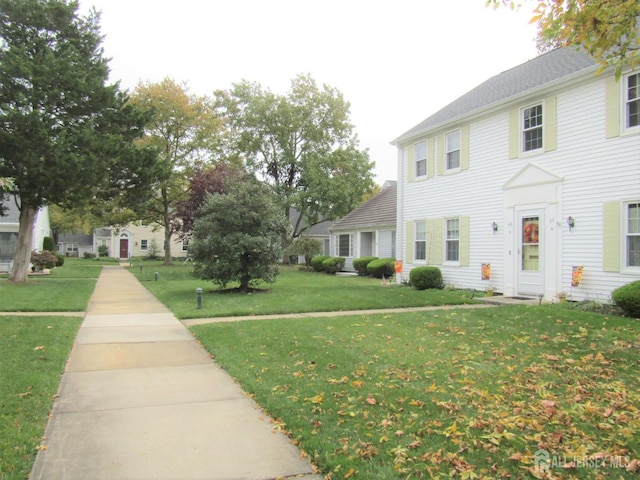30-N Bradford Ln, Monroe, NJ 08831 - view of front of house with a front yard