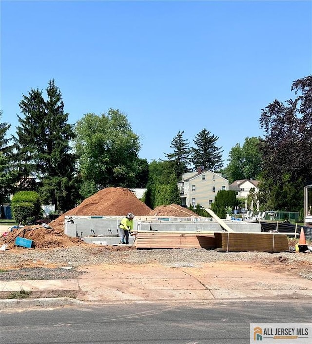 929 Hermann Rd, North Brunswick, NJ 08902 - view of front of house