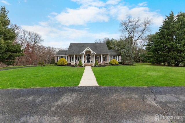 445 Grace Hill Rd, Monroe, NJ 08831 - cape cod-style house featuring a front yard