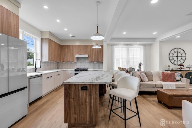 35 Glenville Rd, Edison, NJ 08817 - kitchen with appliances with stainless steel finishes, modern cabinets, a breakfast bar, backsplash, and recessed lighting