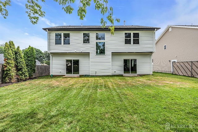 35 Glenville Rd, Edison, NJ 08817 - rear view of property with a fenced backyard