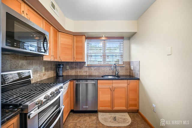 835 Darlington Dr, Old Bridge, NJ 08857 - kitchen with stainless steel appliances, tasteful backsplash, and dark stone countertops